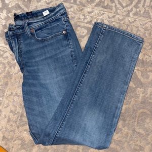 EUC lucky brand jeans